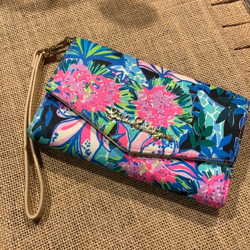 Lilly Pulitzer Wristlet Phone Case